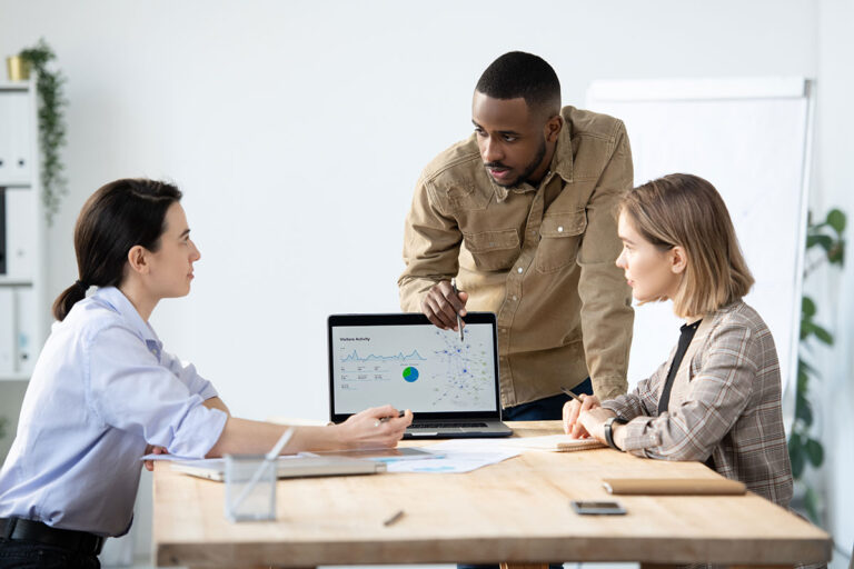 Why Web Apps and Mobile Apps Are the Smartest Move for SMEs in 2025